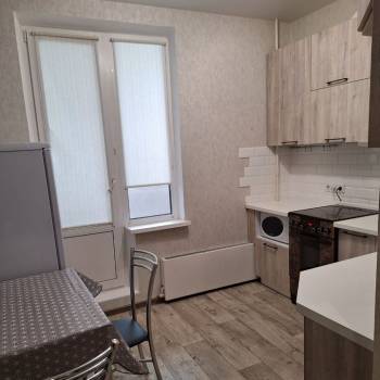 Сдается 1-комнатная квартира, 38 м²