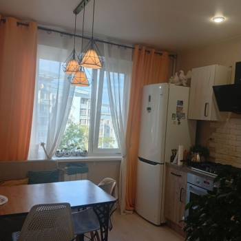 Продается 3-х комнатная квартира, 61,7 м²