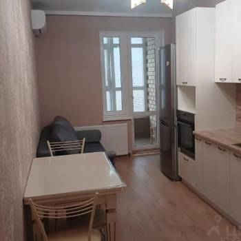 Сдается 1-комнатная квартира, 40 м²