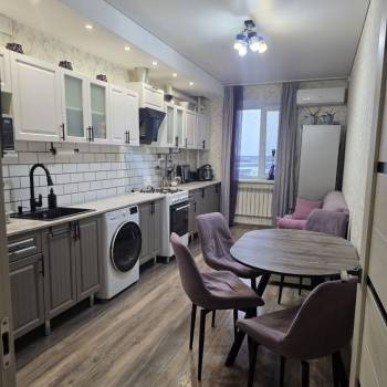 Продается 1-комнатная квартира, 68,6 м²