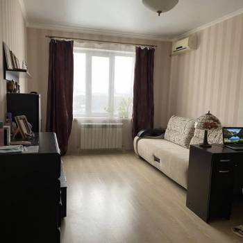 Продается 1-комнатная квартира, 42 м²
