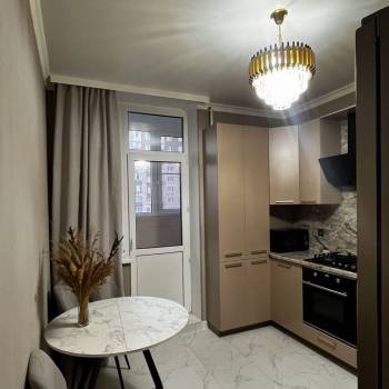 Продается 1-комнатная квартира, 37 м²