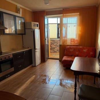 Сдается 1-комнатная квартира, 52 м²
