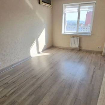 Продается 1-комнатная квартира, 37 м²