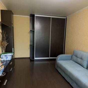 Продается 1-комнатная квартира, 32 м²