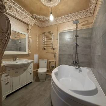 Продается 1-комнатная квартира, 56 м²