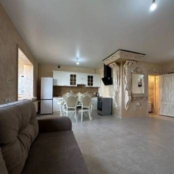 Продается 1-комнатная квартира, 56 м²