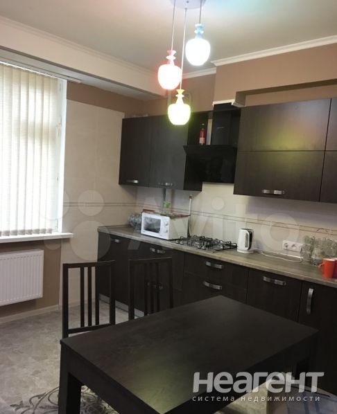 Сдается 1-комнатная квартира, 42 м²