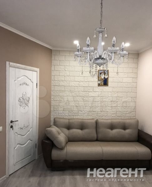 Сдается 1-комнатная квартира, 42 м²