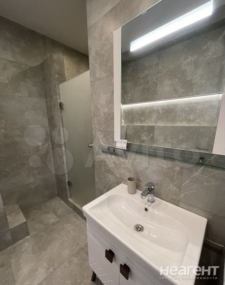 Сдается 2-х комнатная квартира, 65 м²