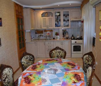 Продается Многокомнатная квартира, 105 м²