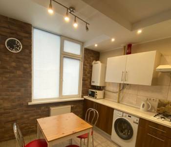 Сдается 1-комнатная квартира, 40 м²