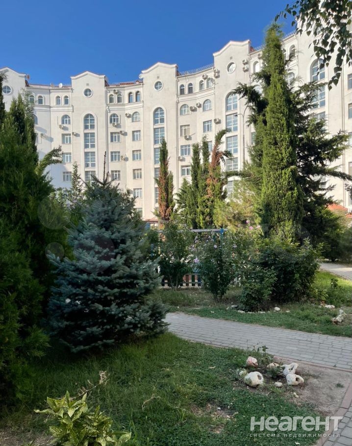 Продается 2-х комнатная квартира, 129 м²