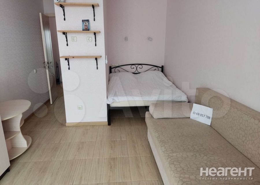 Сдается 1-комнатная квартира, 42 м²