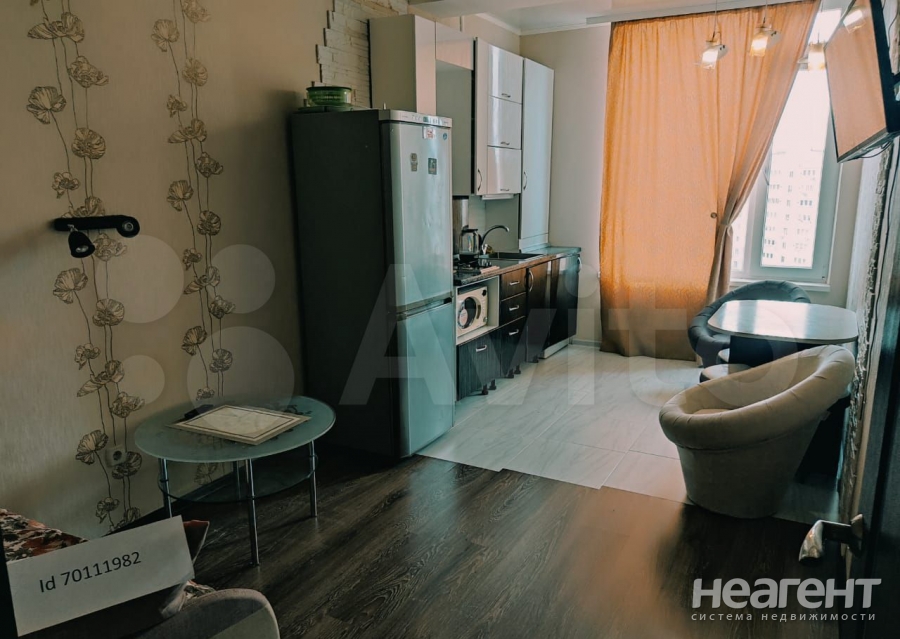 Сдается 1-комнатная квартира, 38 м²