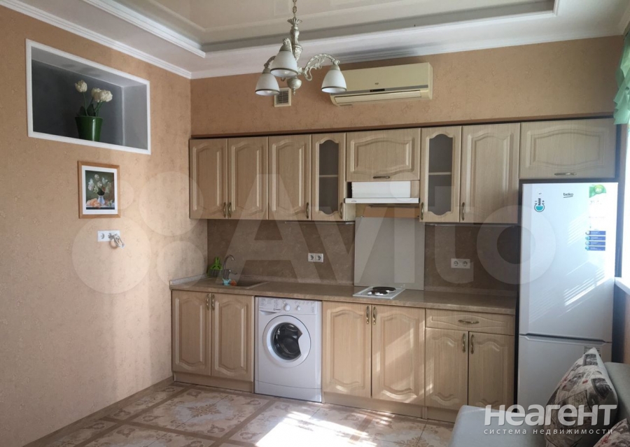 Сдается 1-комнатная квартира, 50 м²