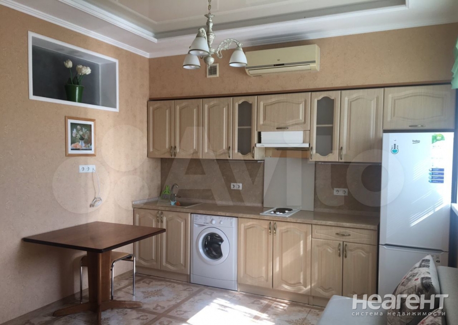 Сдается 1-комнатная квартира, 50 м²