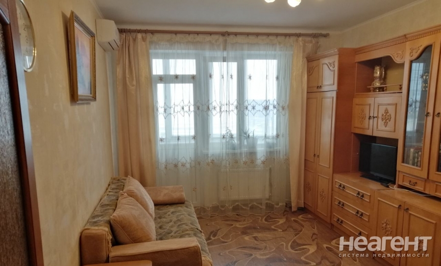 Продается 1-комнатная квартира, 47 м²