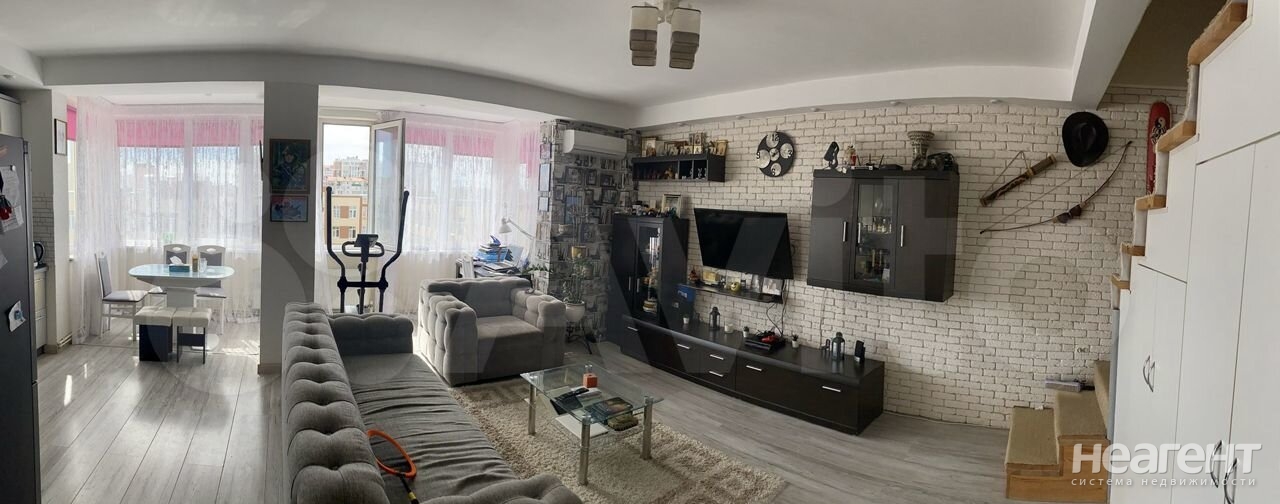 Продается 2-х комнатная квартира, 82 м²