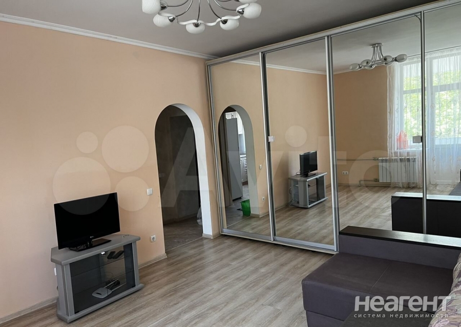 Продается 1-комнатная квартира, 32 м²