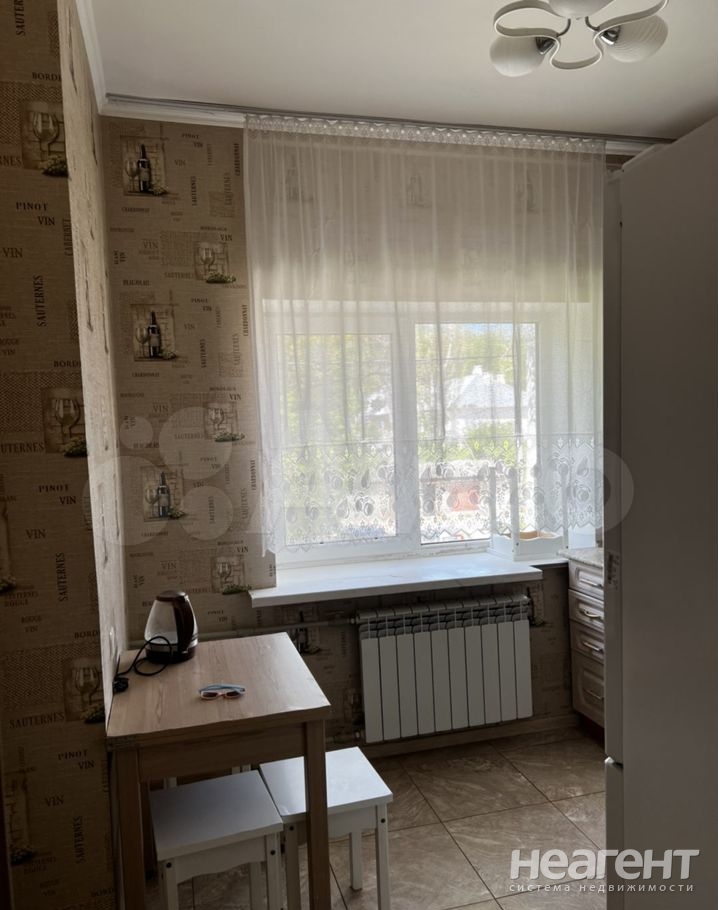 Продается 1-комнатная квартира, 32 м²