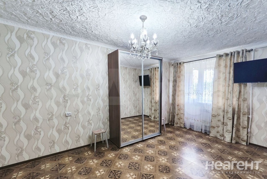 Продается 1-комнатная квартира, 30,6 м²