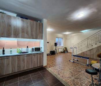 Продается Дом, 210 м²