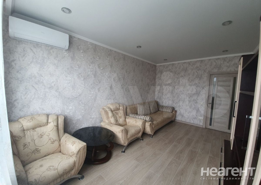 Сдается 1-комнатная квартира, 40 м²