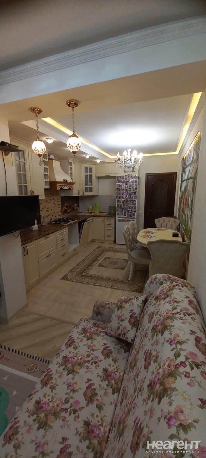 Продается 1-комнатная квартира, 54 м²