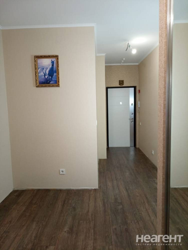 Продается 1-комнатная квартира, 56 м²