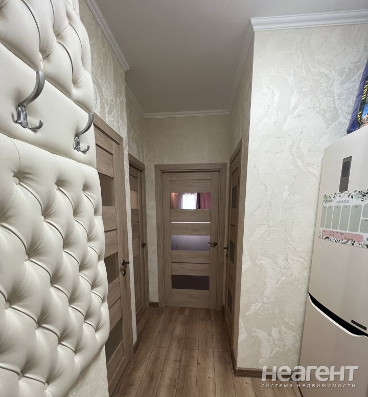 Продается 1-комнатная квартира, 43 м²