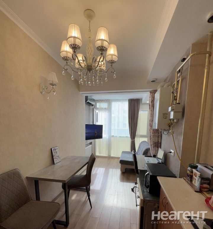 Продается 1-комнатная квартира, 43 м²