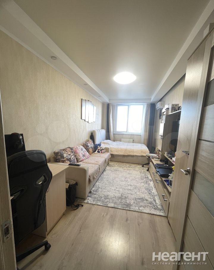 Сдается 1-комнатная квартира, 49 м²