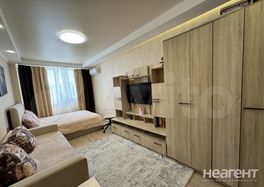 Сдается 1-комнатная квартира, 49 м²