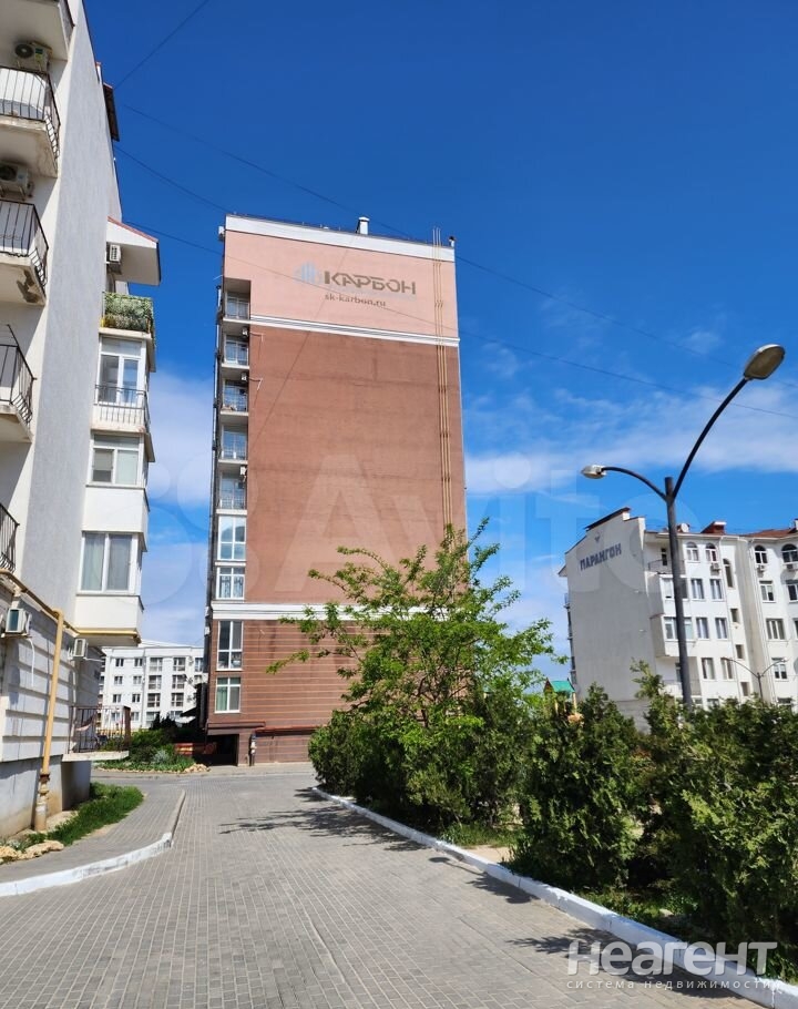 Продается 1-комнатная квартира, 54 м²