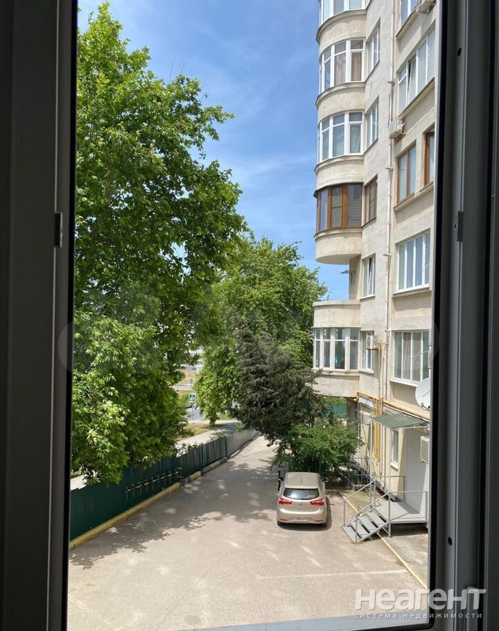 Продается 2-х комнатная квартира, 101 м²