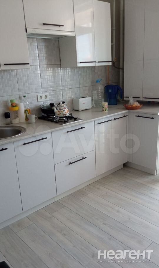 Продается 1-комнатная квартира, 48 м²