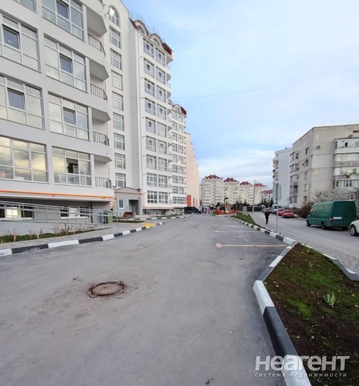 Продается Многокомнатная квартира, 107,6 м²