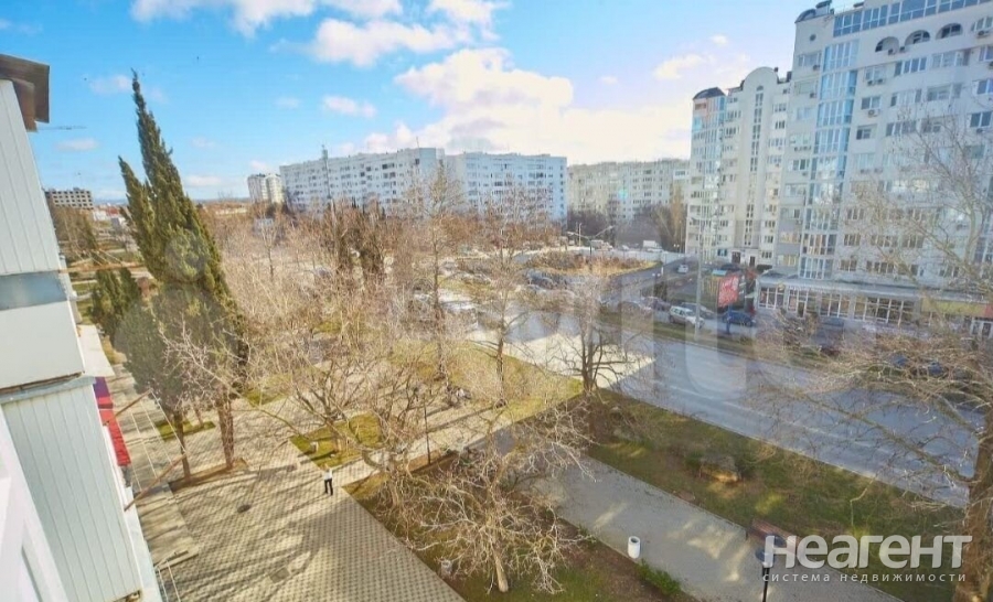 Продается 1-комнатная квартира, 32 м²