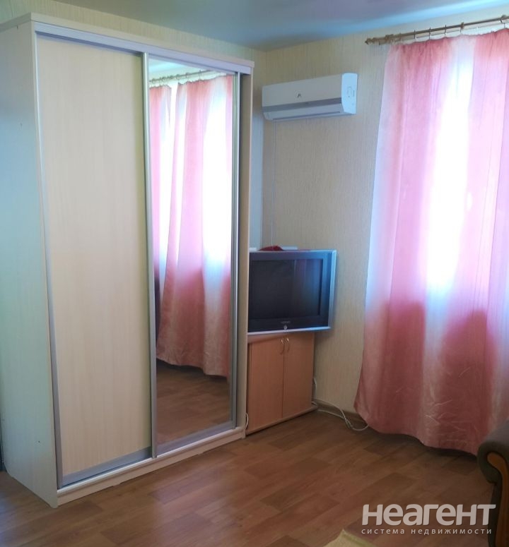 Сдается 1-комнатная квартира, 42 м²