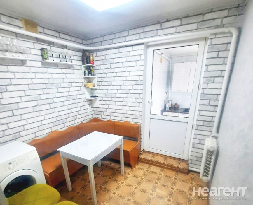 Продается 3-х комнатная квартира, 42 м²