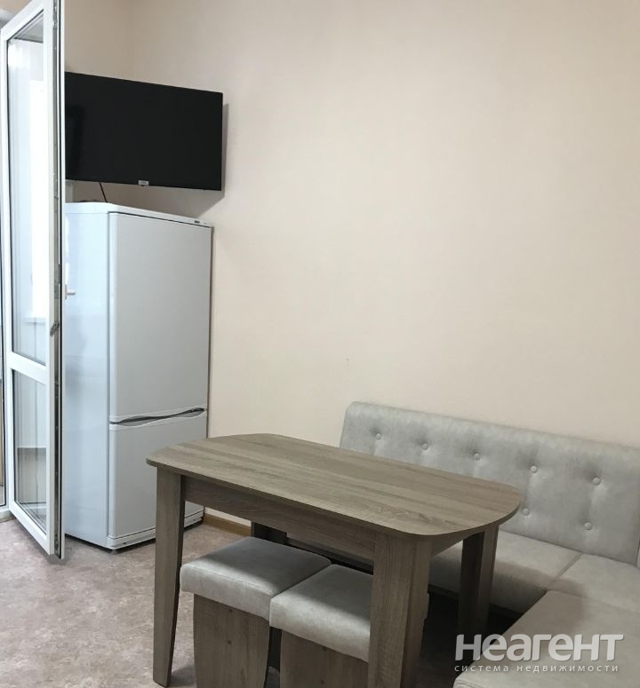 Сдается 1-комнатная квартира, 40 м²