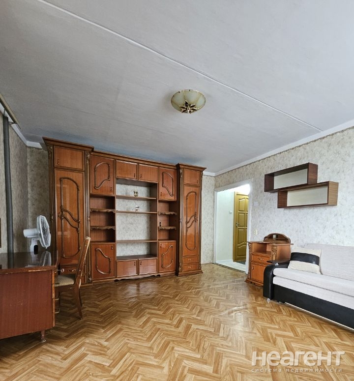 Продается 1-комнатная квартира, 42,4 м²