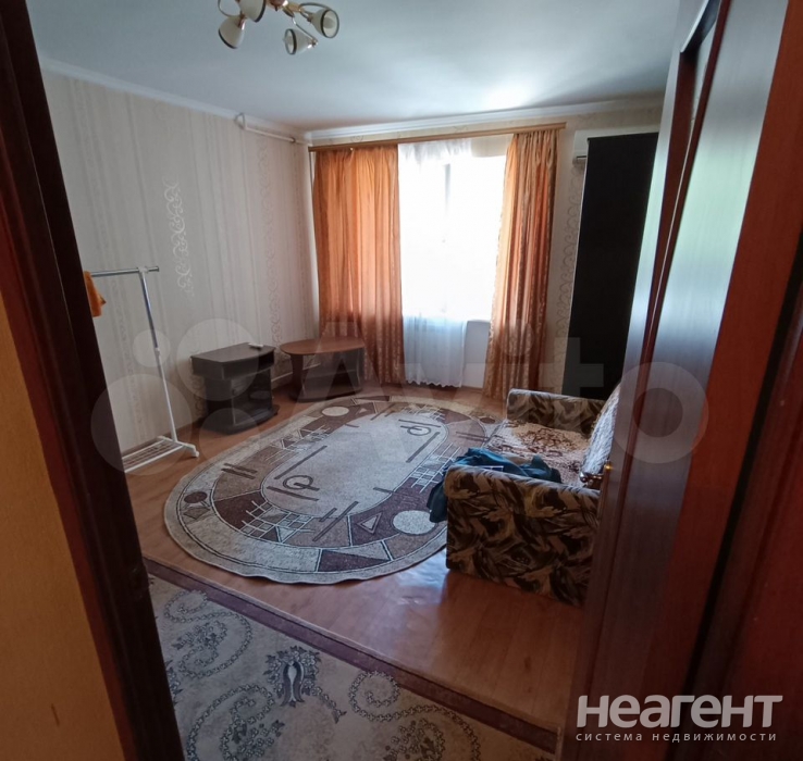 Сдается 1-комнатная квартира, 38 м²