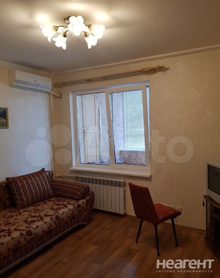 Сдается 1-комнатная квартира, 40 м²