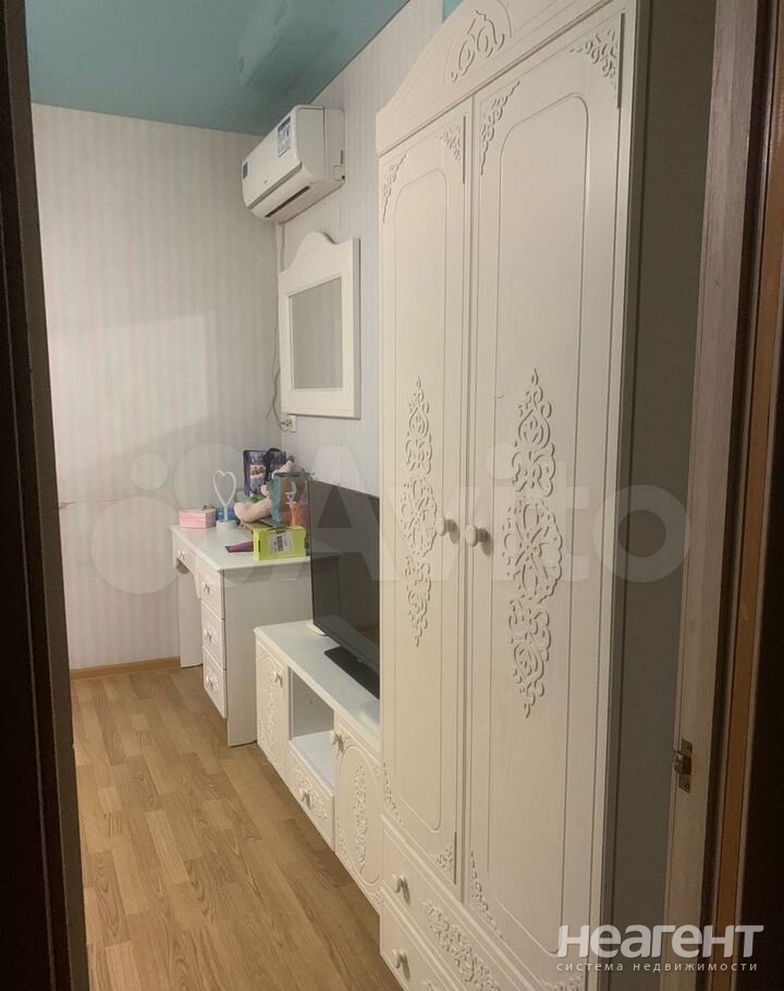 Продается 1-комнатная квартира, 40 м²