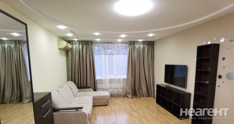 Сдается 2-х комнатная квартира, 56 м²