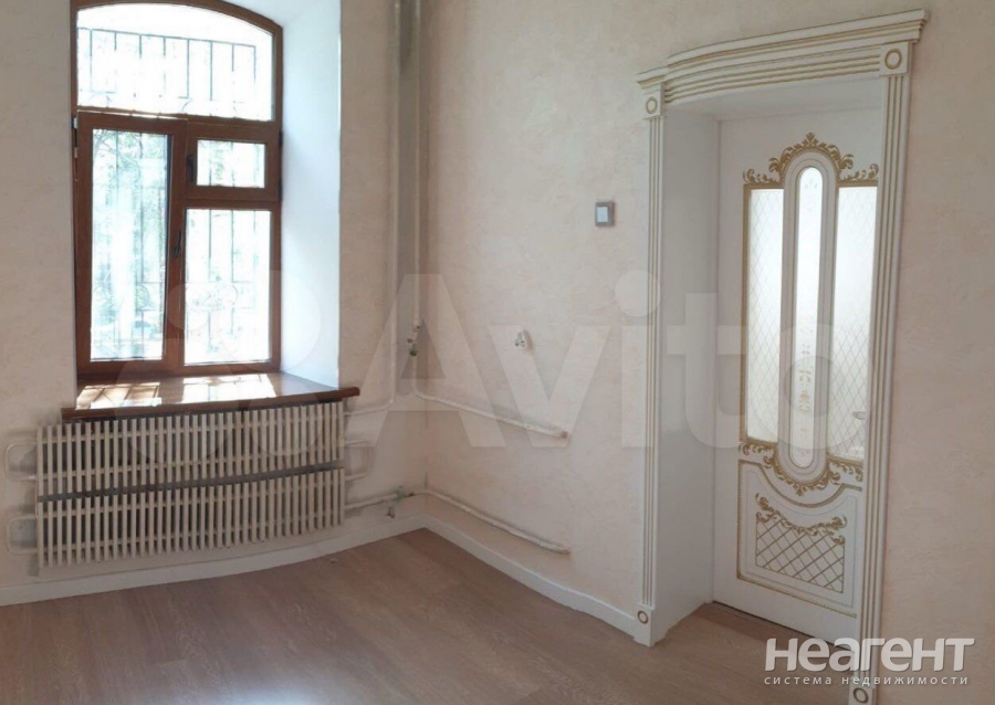 Продается Многокомнатная квартира, 80 м²