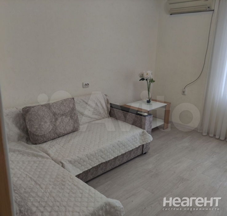 Сдается 1-комнатная квартира, 43 м²