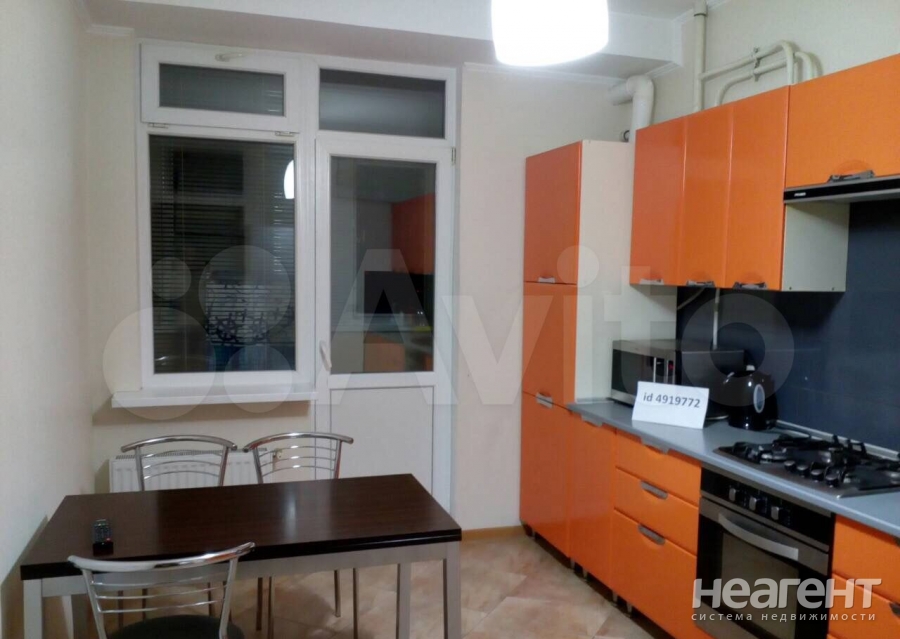 Сдается 2-х комнатная квартира, 60 м²